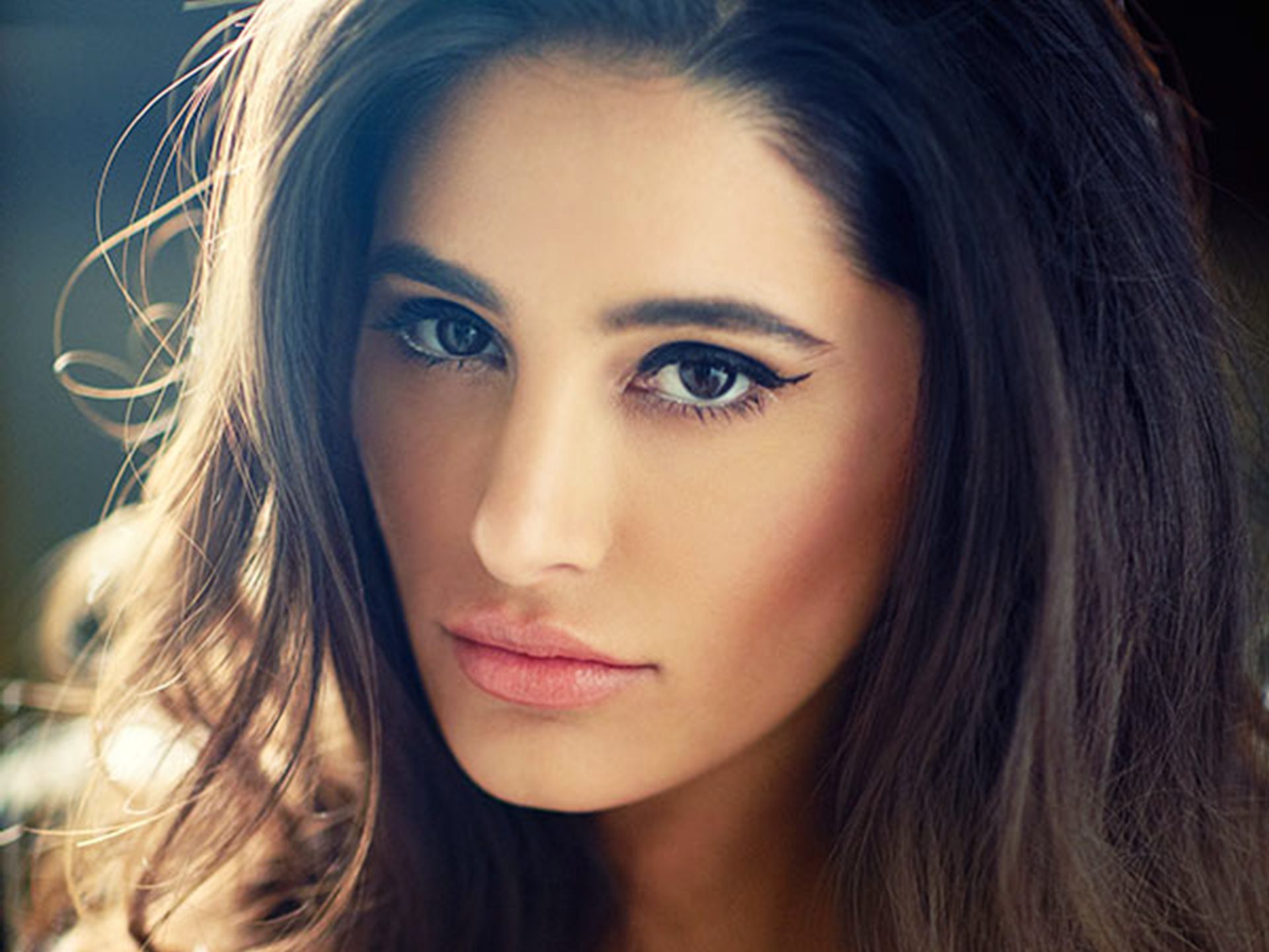 9 Bollywood Actresses Who are Above 30 and Still Unmarried! Check Out!